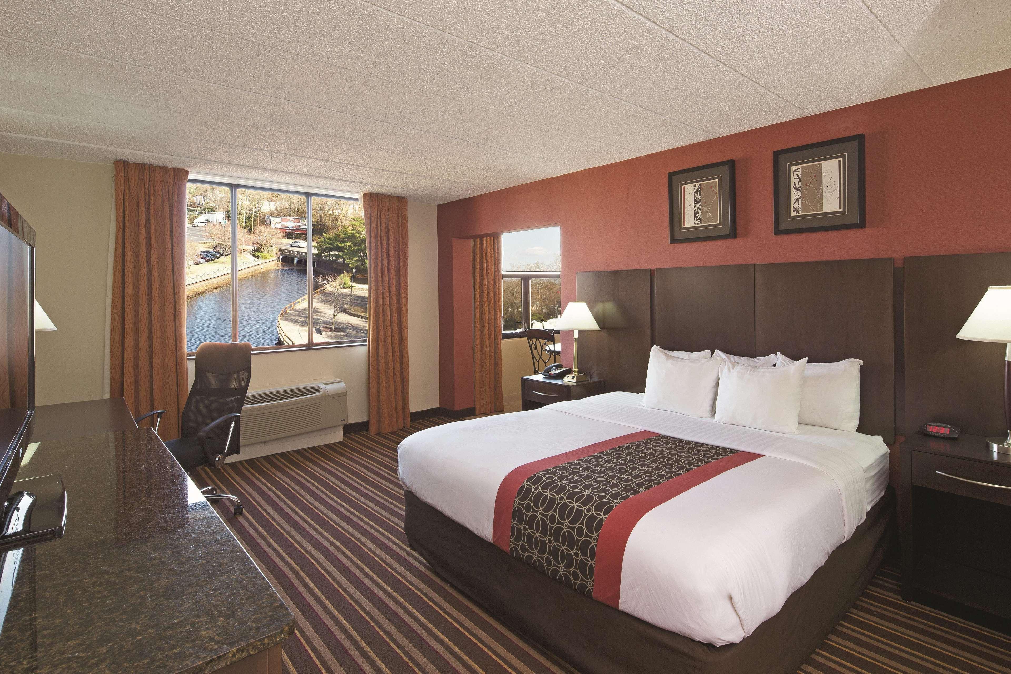 La Quinta By Wyndham Salisbury Otel Dış mekan fotoğraf