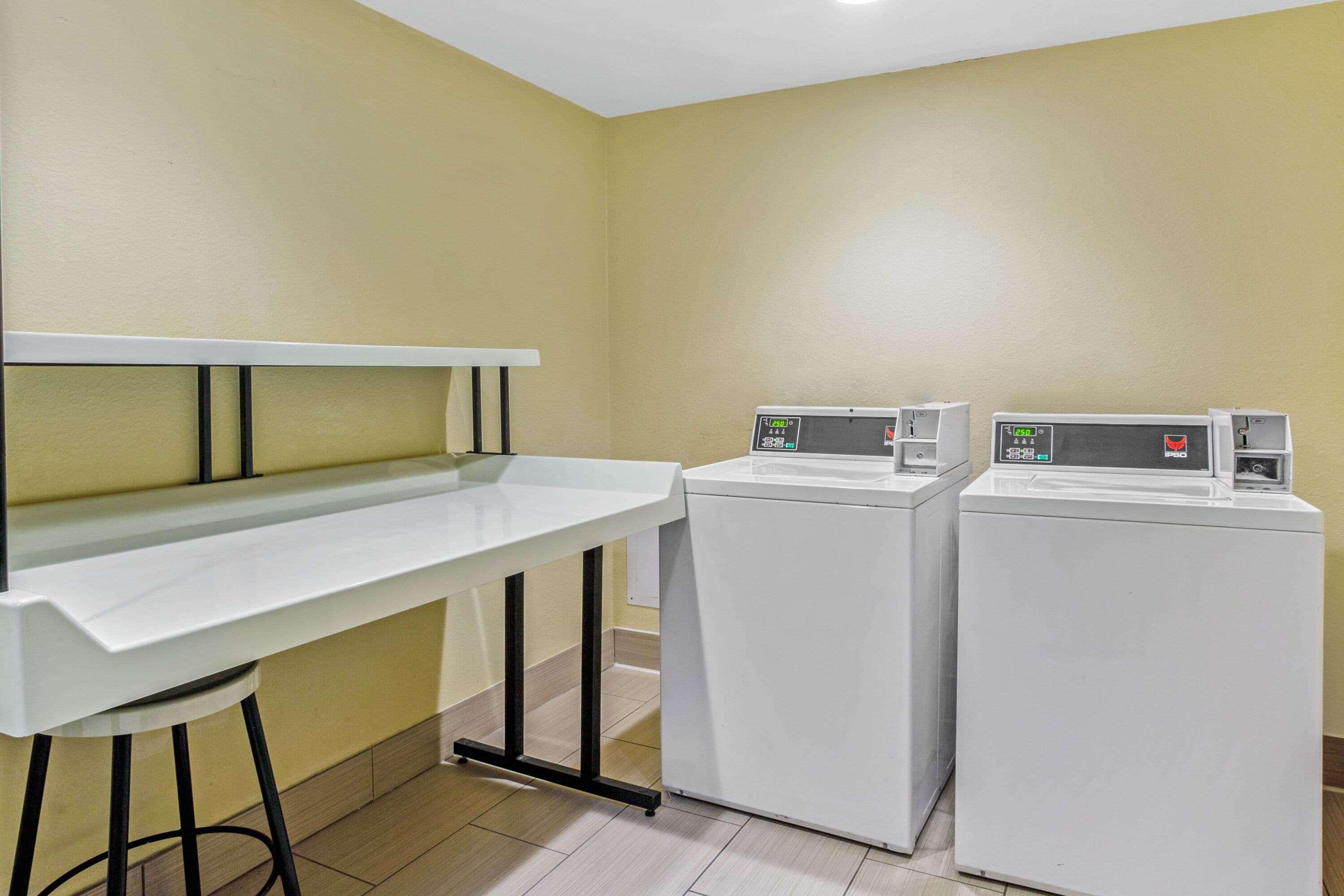 La Quinta By Wyndham Salisbury Otel Dış mekan fotoğraf
